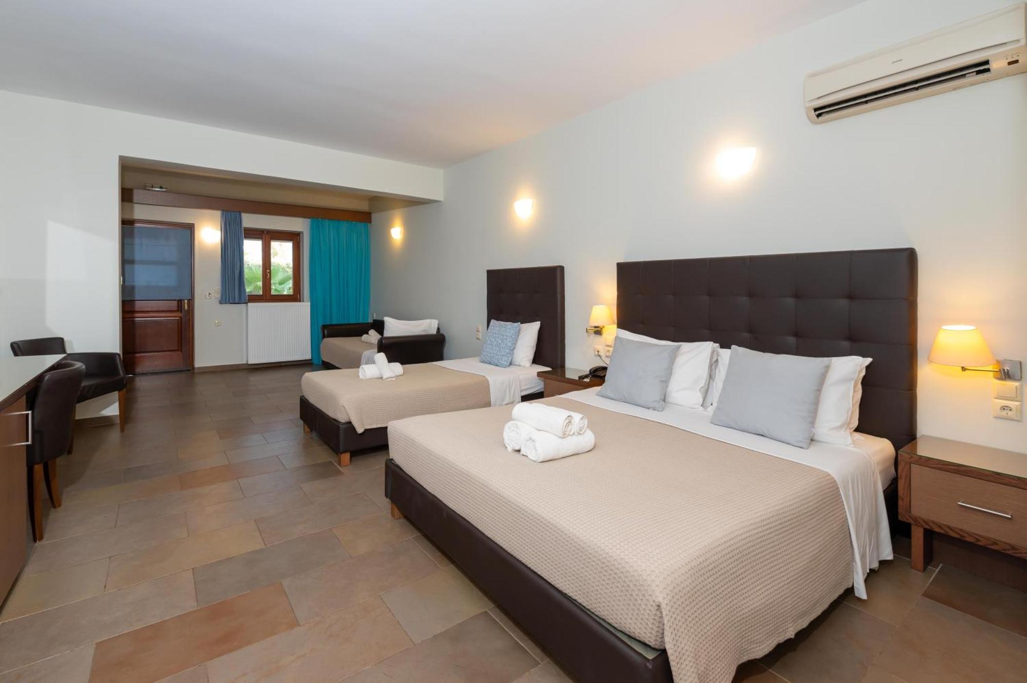 Aktaion Resort Jýthio Eksteriør bilde