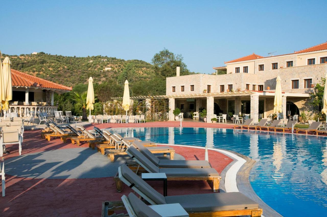 Aktaion Resort Jýthio Eksteriør bilde